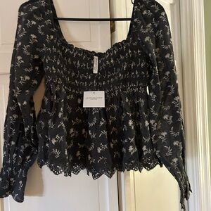 American Eagle Outfitters Black and White Floral Blouse